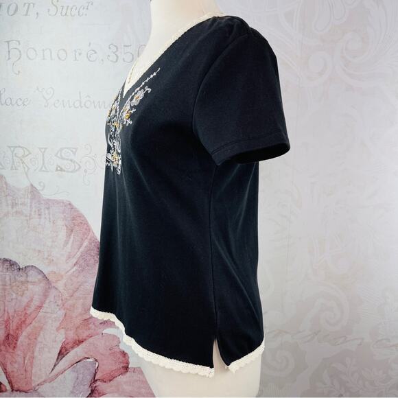 Covington Black Top Crochet Embroidery NWT Size Medium - Picture 4 of 7